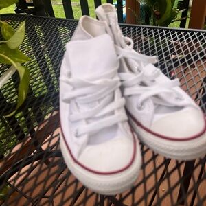 Converse size 1
